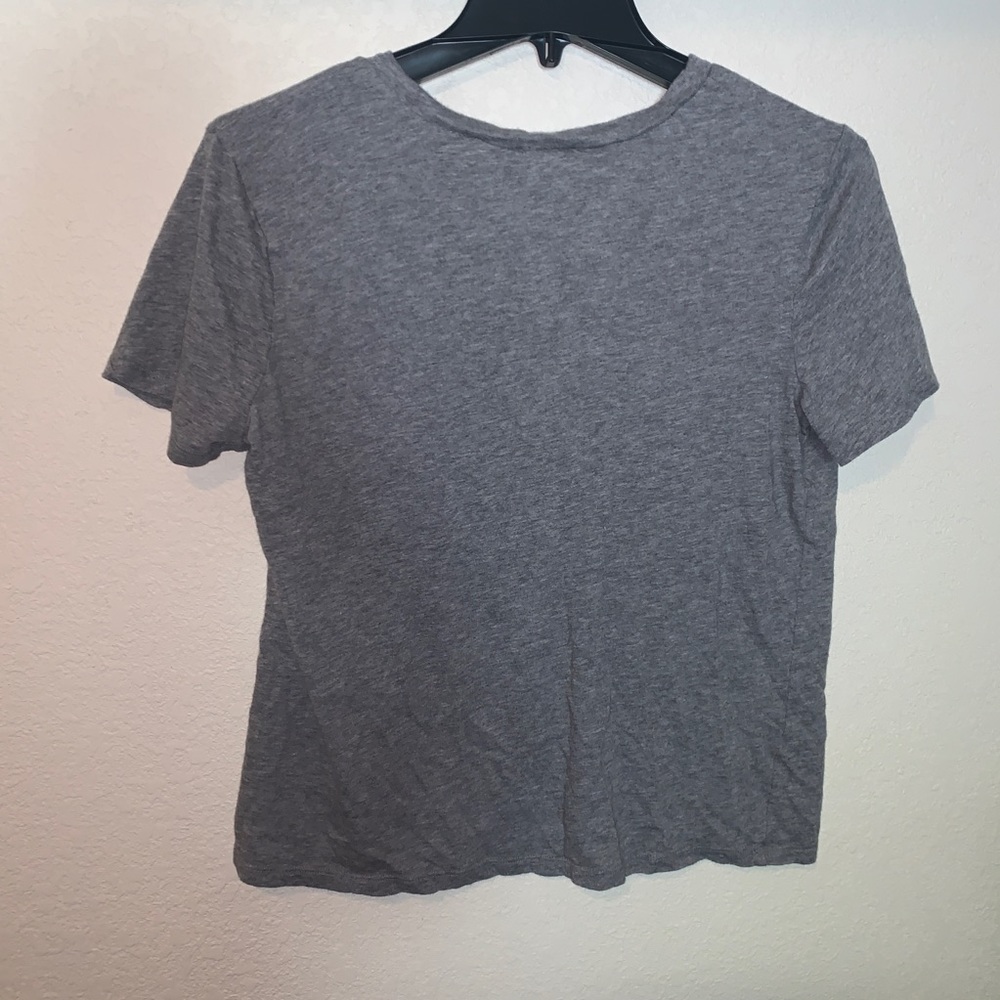 Forever21 basic grey tee - Picture 3 of 3